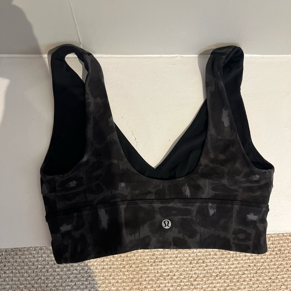 lululemon Align™ V-Neck Bra Light Support, C/D Cup Sz 6 Spray Leopard Black